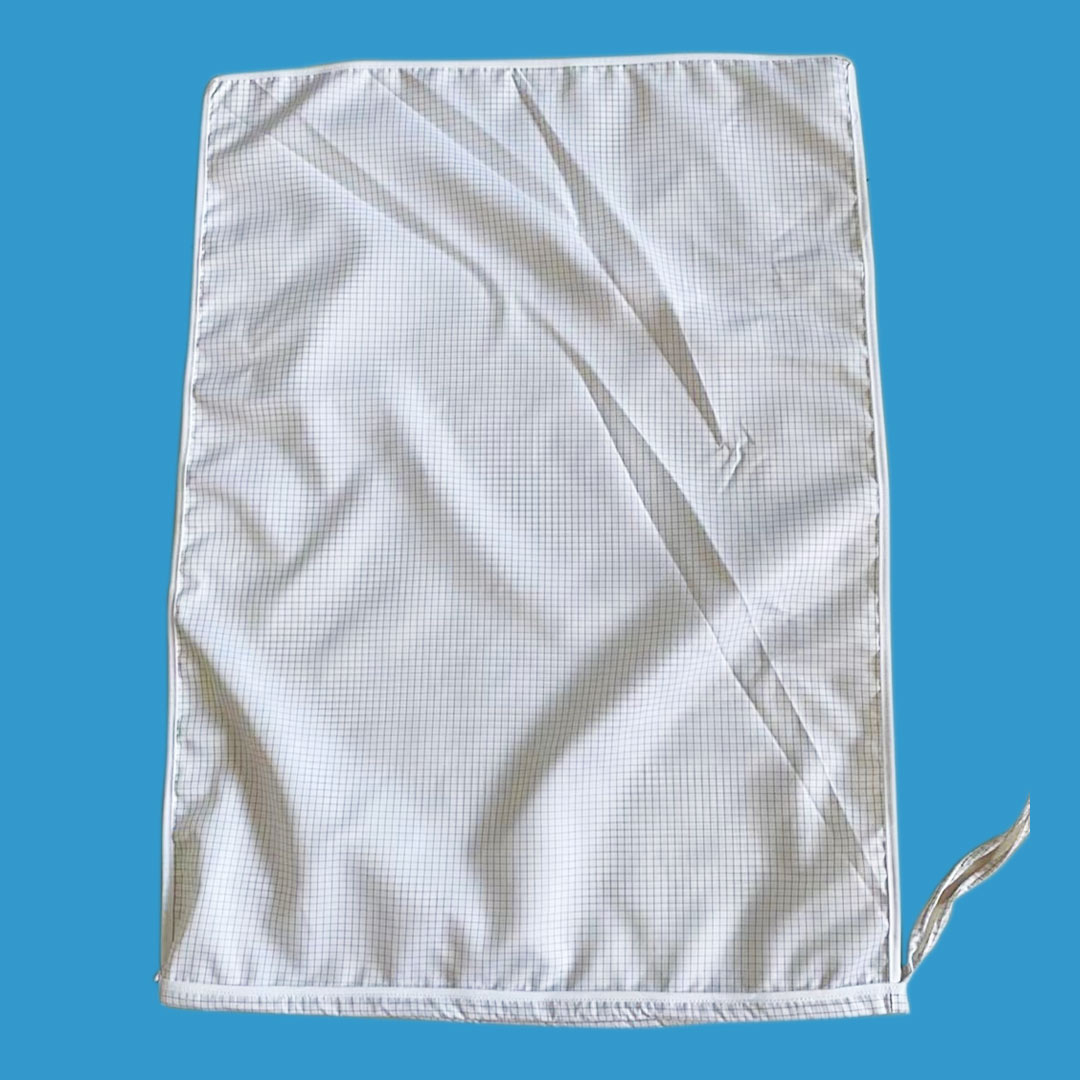 Anti-static mesh cloth for pharmaceutical intermediates